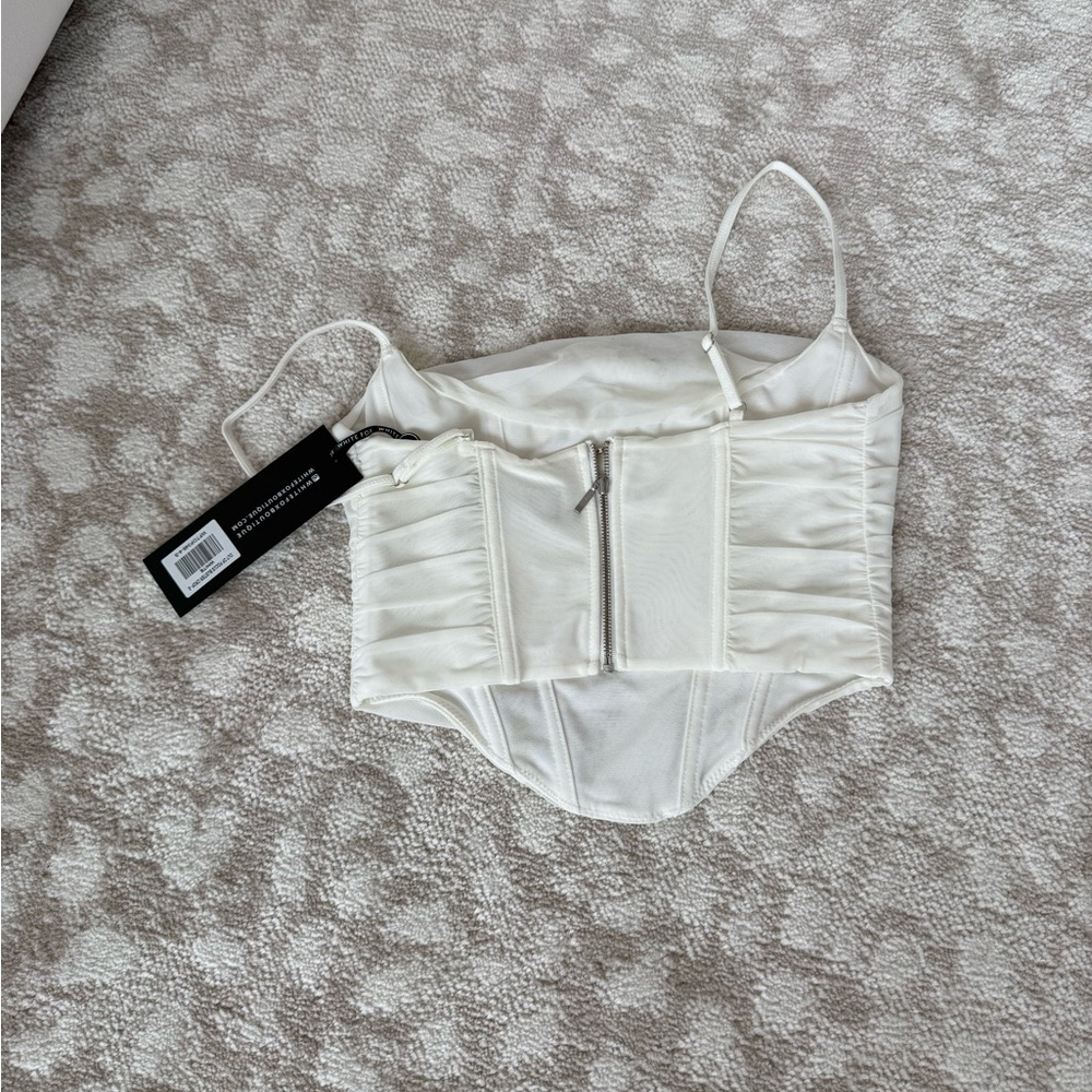 White Fox Boutique White Ruched Crop Top - Picture 2 of 4